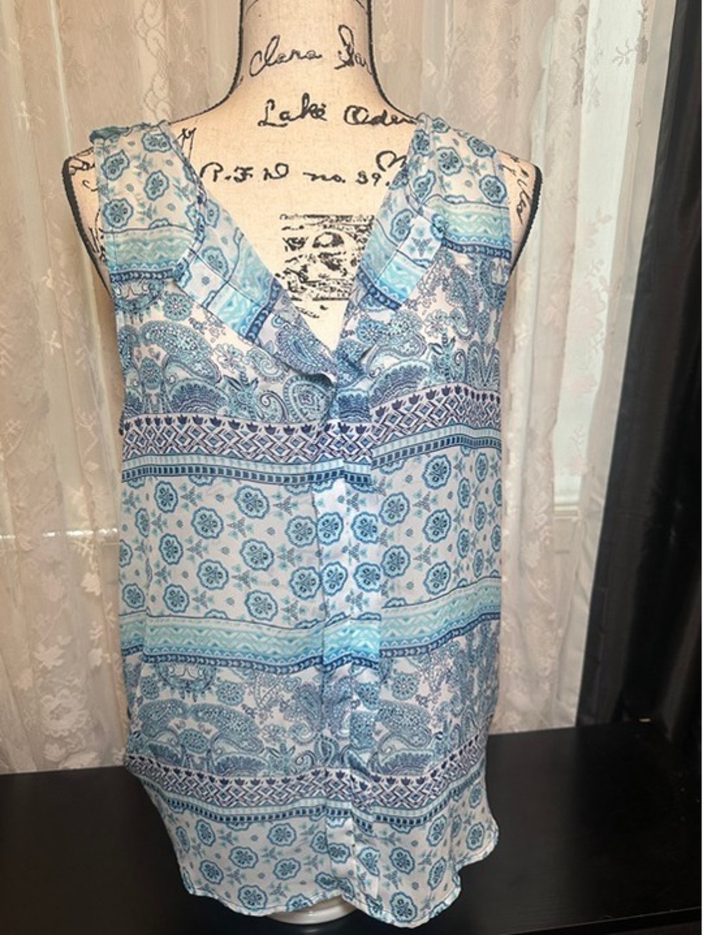 Femme by Tresics Women’s XL Blue Paisley Sleeveless Tunic Top Boho